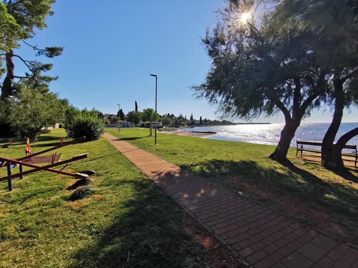 App Palcic K Apartment Novigrad  Exterior photo