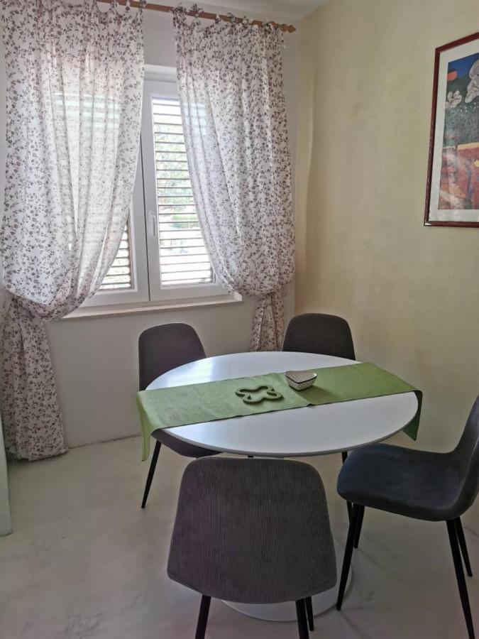 App Palcic K Apartment Novigrad  Exterior photo