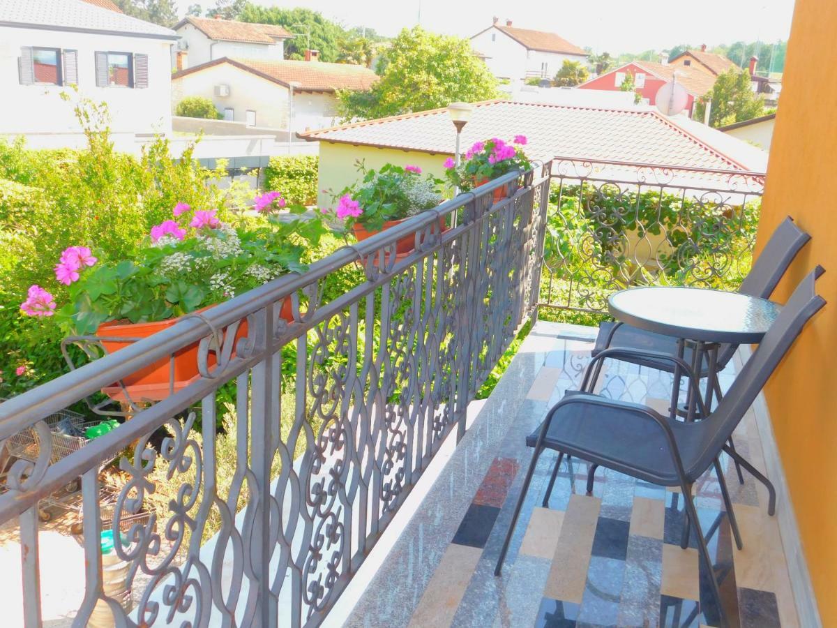 App Palcic K Apartment Novigrad  Exterior photo